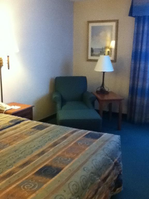 Baraga Lakeside Inn Esterno foto