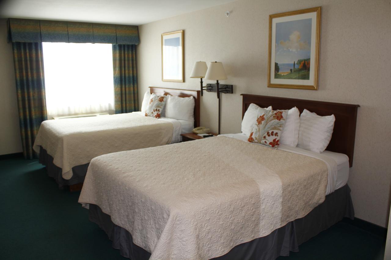 Baraga Lakeside Inn Esterno foto