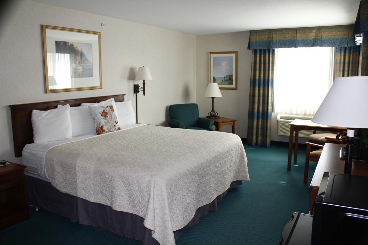 Baraga Lakeside Inn Esterno foto
